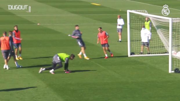 Goals, saves and shooting combinations during training